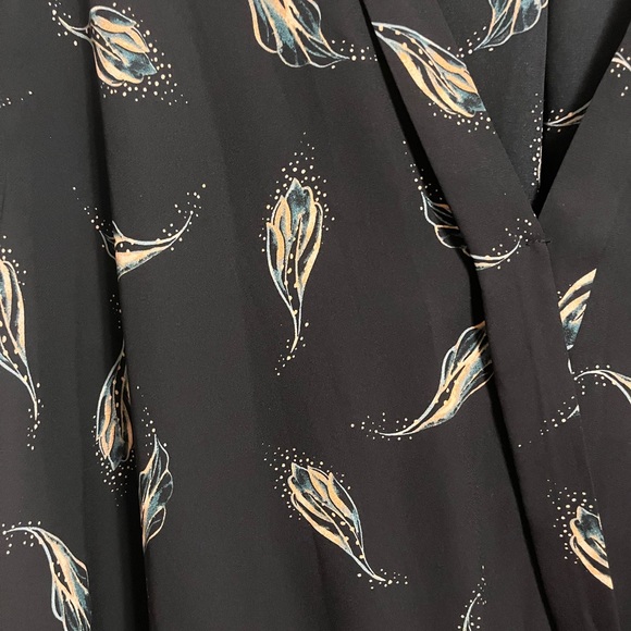 Flowy blouse fall colors - Picture 3 of 3